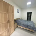1-c Bel Calme Climatise Parking Gratuit Prive Sur Demande Апартаменты Шарлеруа