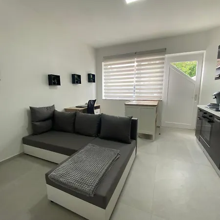 Apartment 1-c Superbe Tres Calme Et Bien Decore *