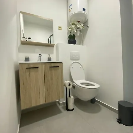 Apartment 1-c Bel Calme Climatise Parking Gratuit Prive Sur Demande Charleroi