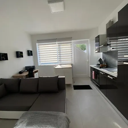 1-c Bel Calme Climatise Parking Gratuit Prive Sur Demande *